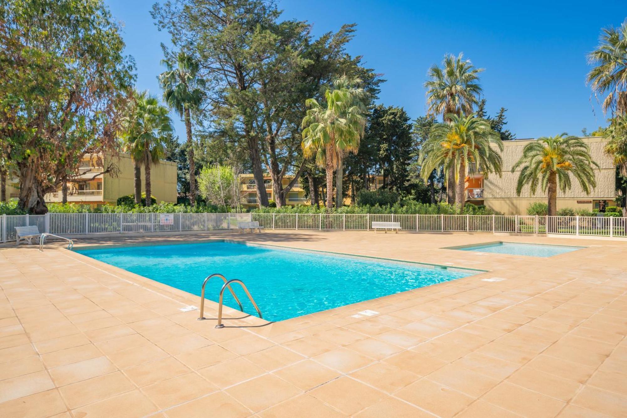Spacieux 2pieces A5min De Plages Appartement Antibes